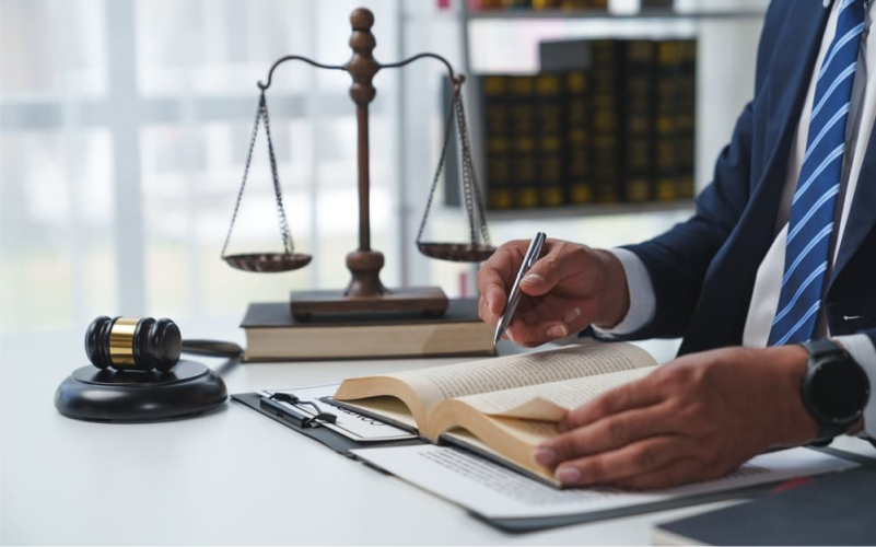 Ihr Rechtsratgeber: Die verschiedenen Arten von Anwälten verstehen